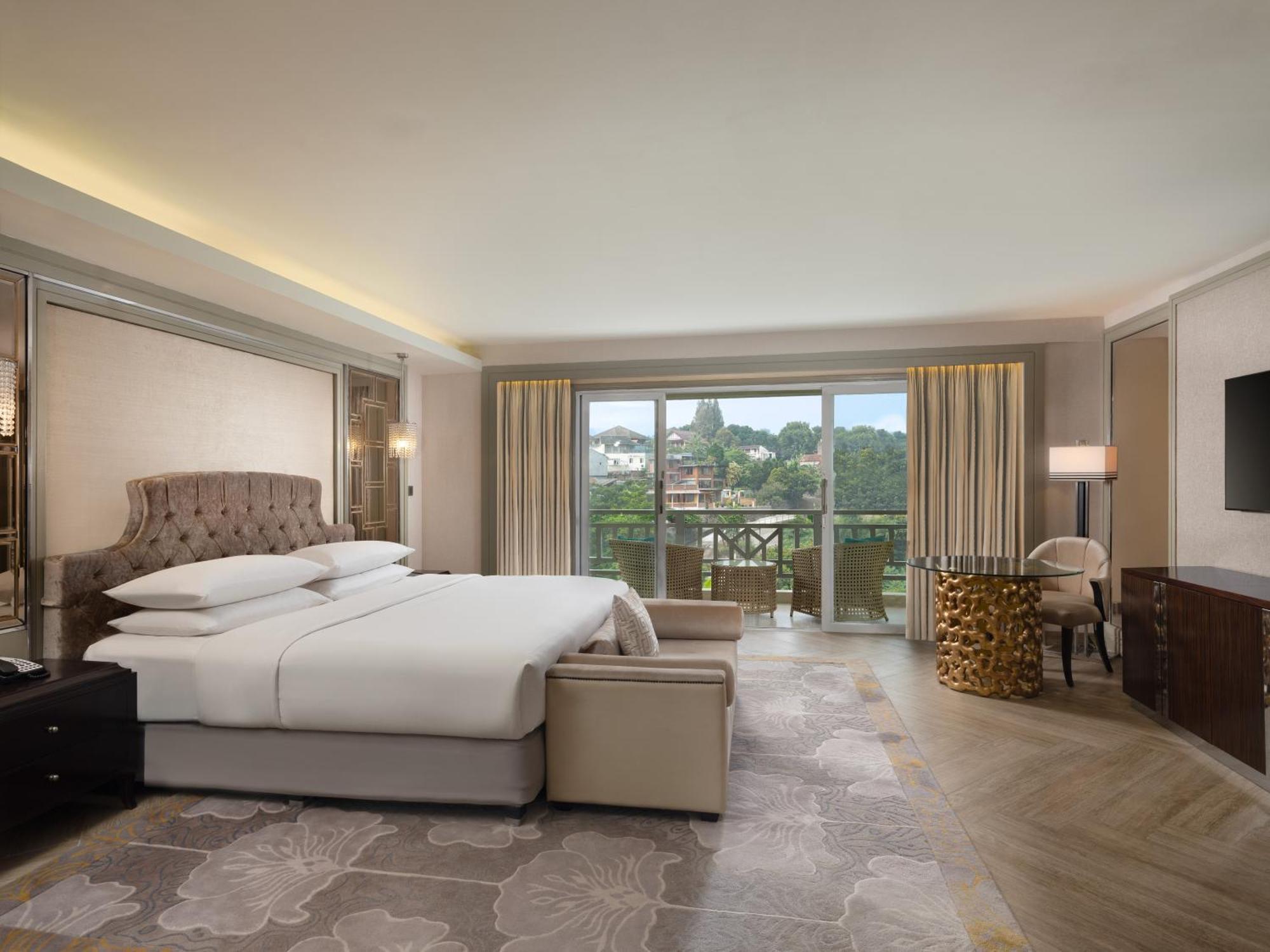 Sheraton Bandung Hotel & Towers Exterior foto