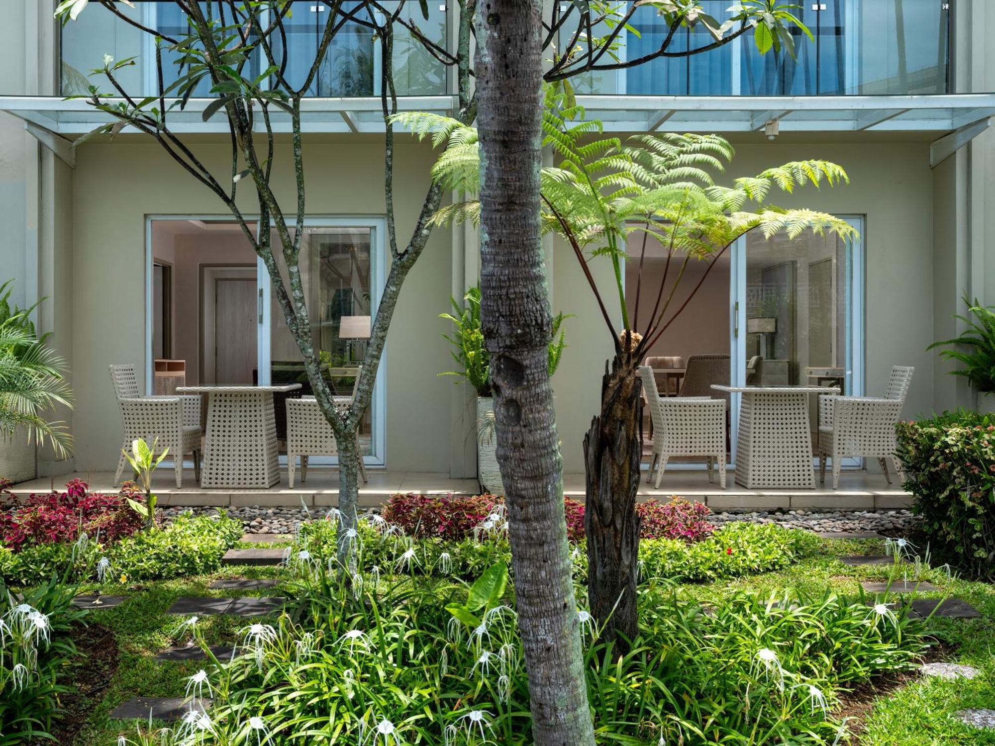 Sheraton Bandung Hotel & Towers Exterior foto